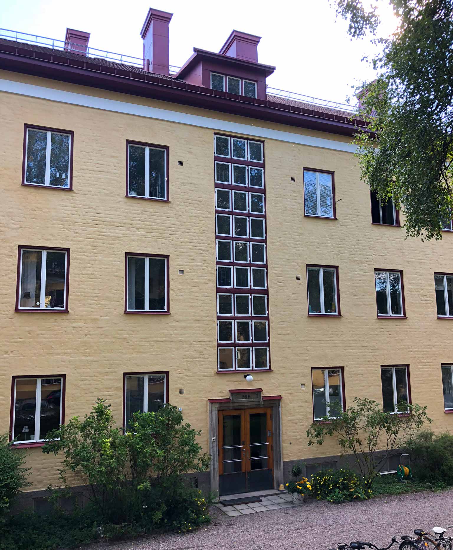 Aslög, målning av fönster