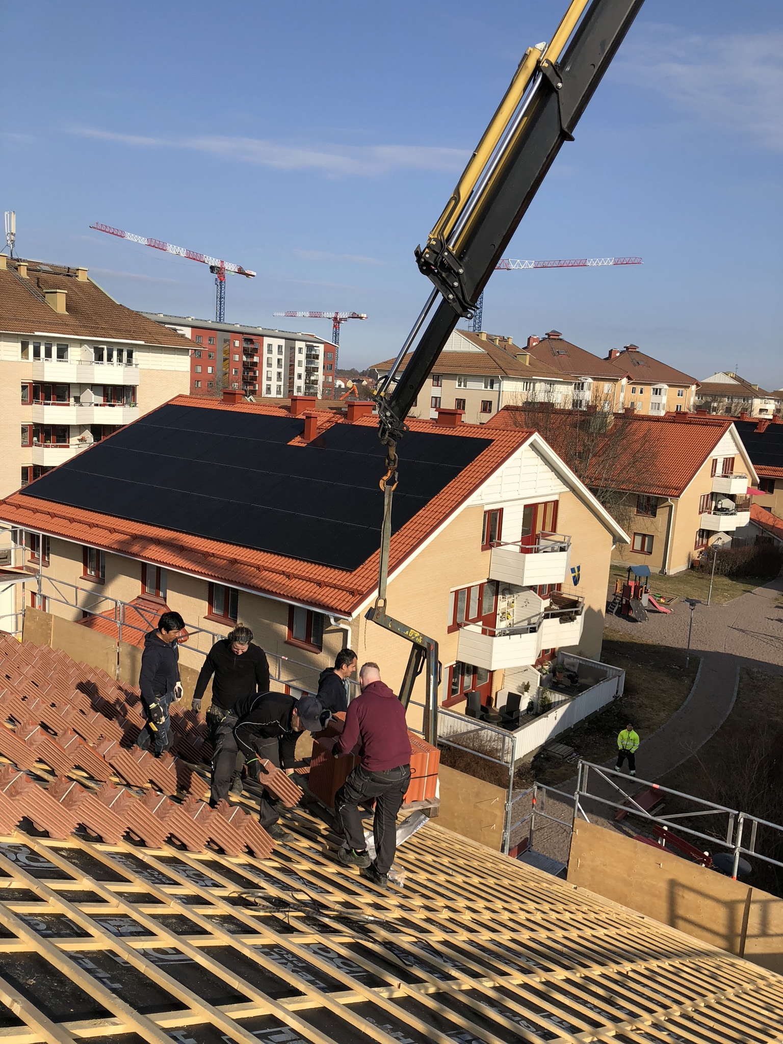 Vi kan hjälpa er med rätt lösning för era behov när det gäller taksäkerhet. - Anders Produktion